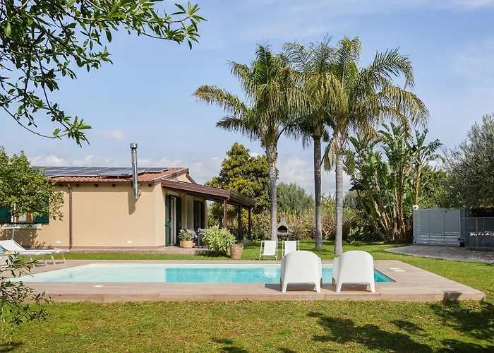 Tropical Fruit Garden In Lido Di בית נופש נוטו